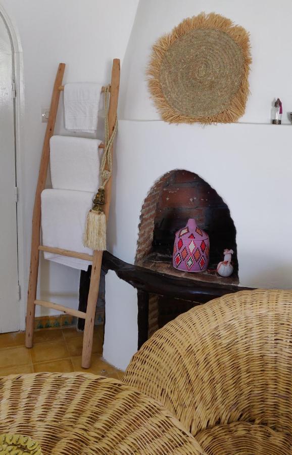 Out Of Medina Bed & Breakfast Есувейра Екстериор снимка